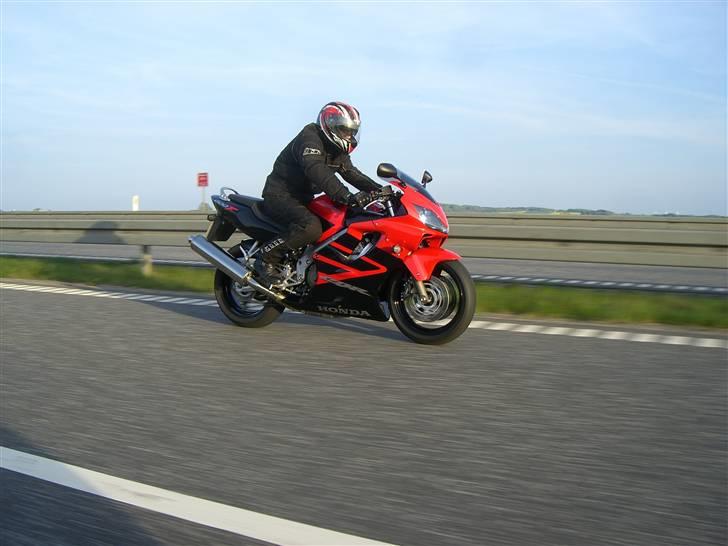 Honda CBR 600 F4i (Solgt) billede 20