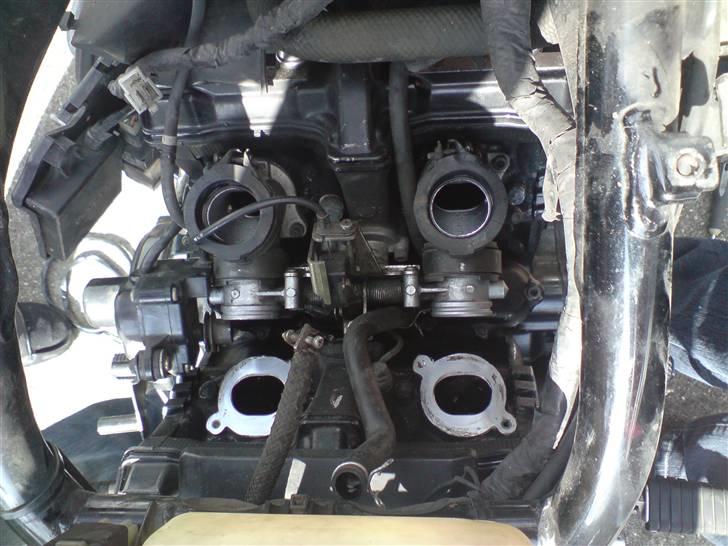 Yamaha vmax  solgt - ja så er motor åben der fik den lige 145 heste fedt haha  billede 8