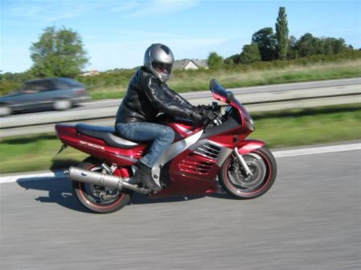 Suzuki RF 900R Solgt - På vej til årets bakke-luknings-tur 2008 billede 17