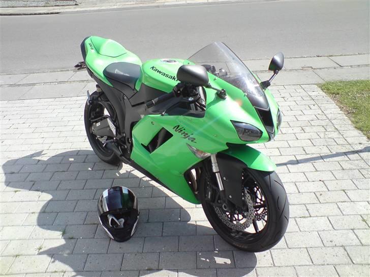 Kawasaki zx6r (SOLGT) - Lige et billede i det gode vejr :-) billede 4