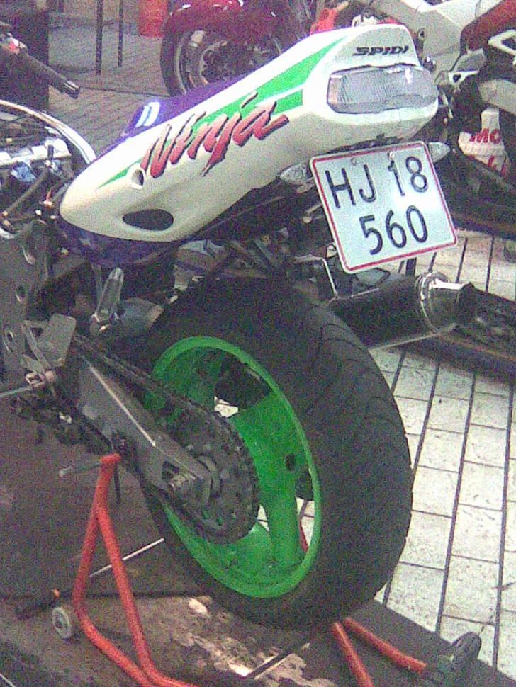 Kawasaki zx9r Ninja - Det hele skal lige prøvemonteres inden det skal til maleren. billede 4