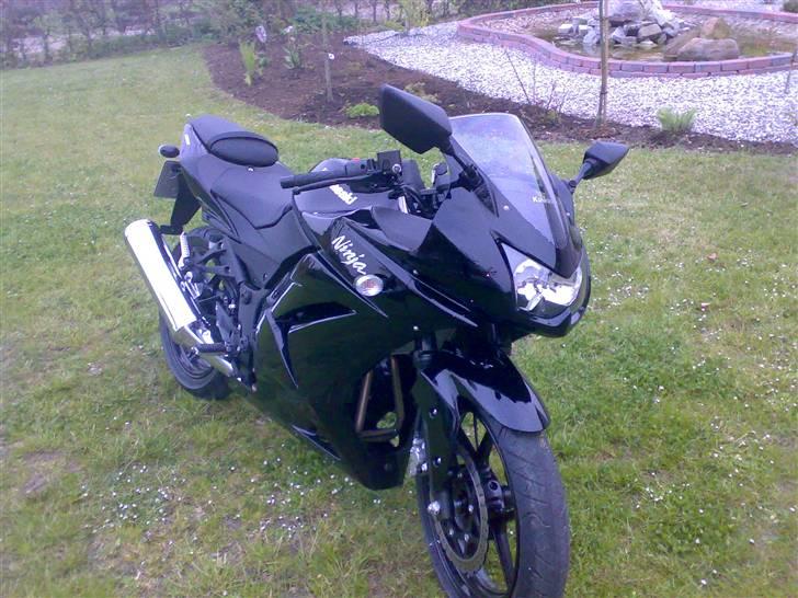 Kawasaki Ninja 250R (Solgt) billede 3
