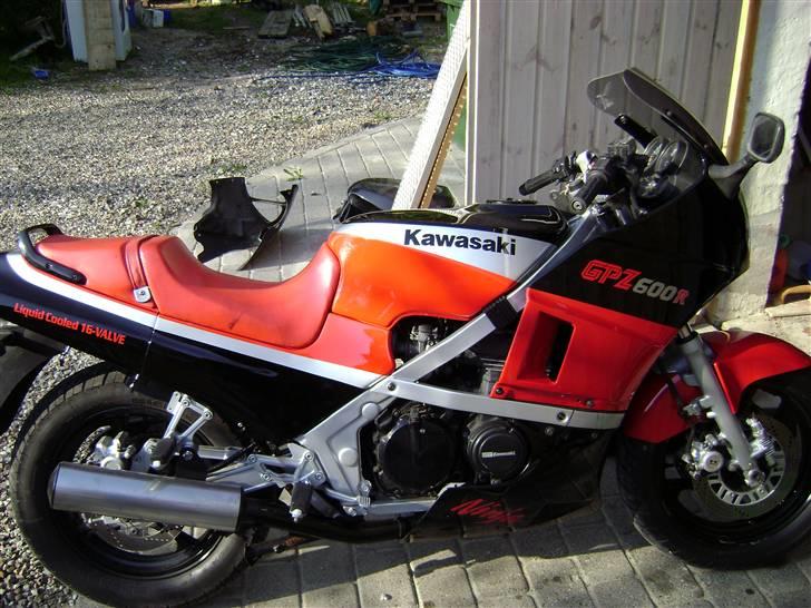 Kawasaki GPZ 600 R billede 1