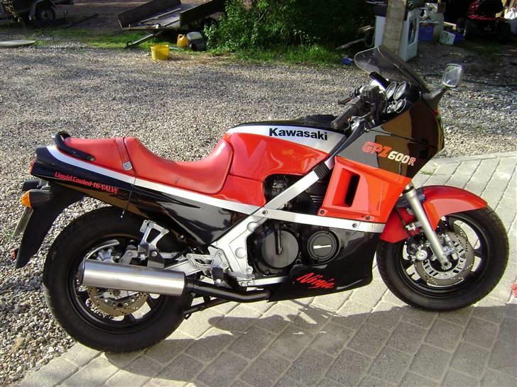 Kawasaki GPZ 600 R billede 2