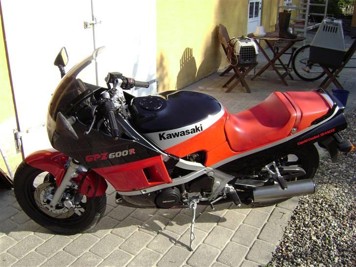 Kawasaki GPZ 600 R billede 3