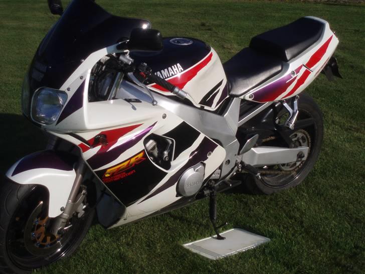 Yamaha Fzr 600R billede 3