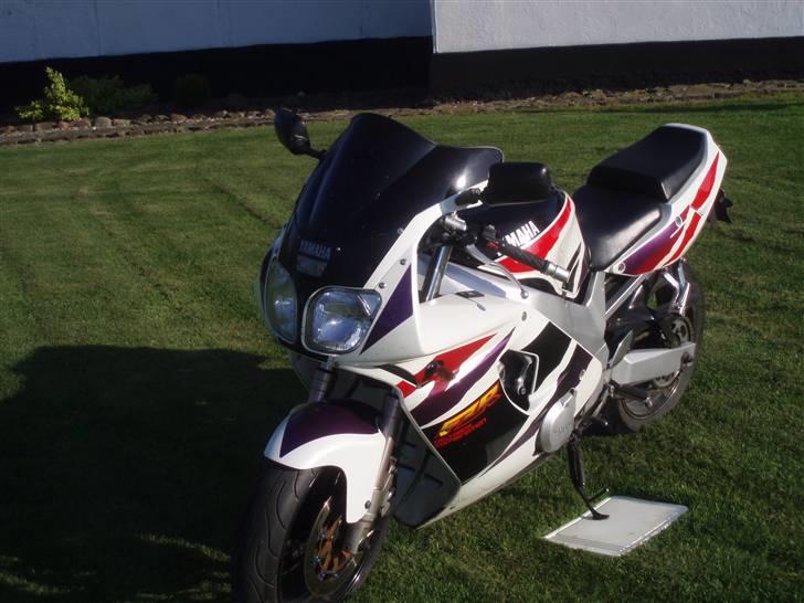 Yamaha Fzr 600R billede 5