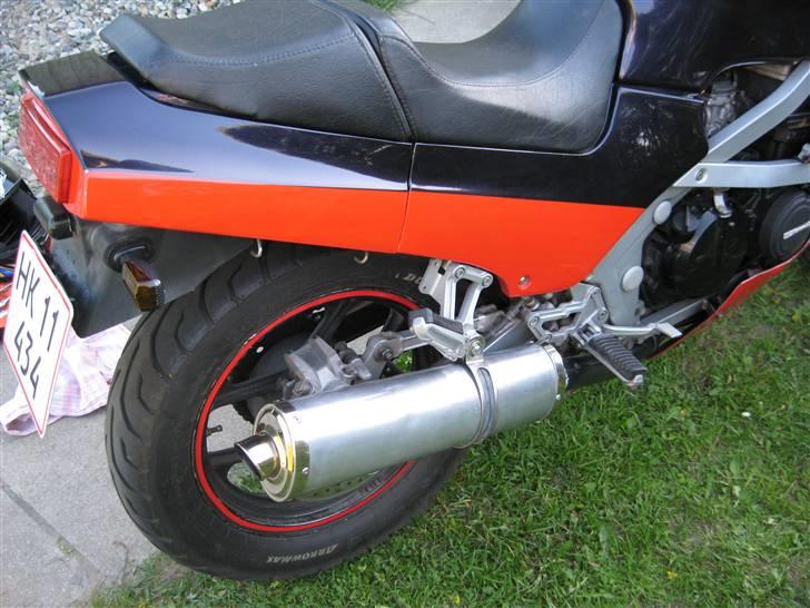 Kawasaki GPZ 600 R *SOLGT* - Ny SHARK potte på d.09.05.2008...fantastisk lyd og Alu look er vist bedre til den gamle... billede 17