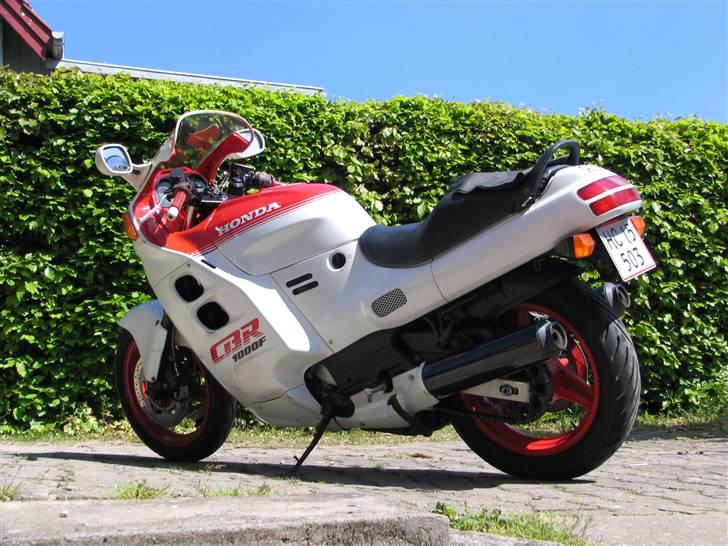 Honda cbr 1000f sc21 billede 1