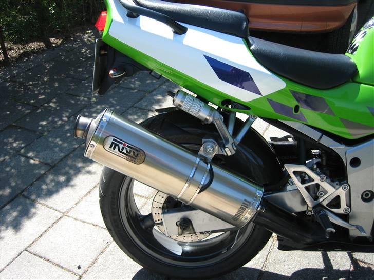 Kawasaki ZX6R *SOLGT* billede 4