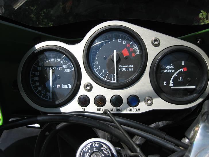 Kawasaki ZX6R *SOLGT* billede 6