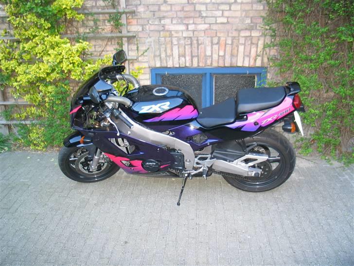 Kawasaki zxr 400 (solgt) - Ja den er ikke så stor :) billede 2
