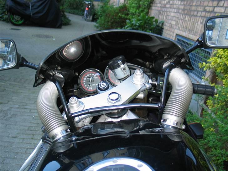 Kawasaki zxr 400 (solgt) - Udsigten, og ja jeg har godt set at der holder en zx6r ikke langt fra min :) billede 5