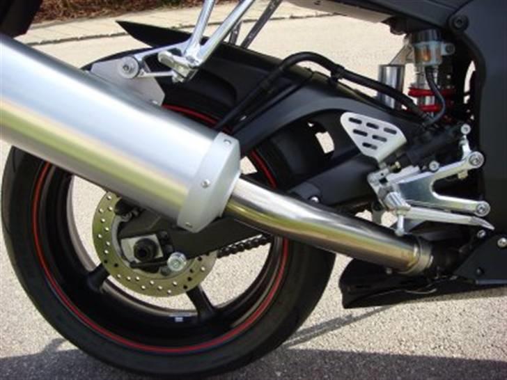 Yamaha YZF-R6 SOLGT - Den kedelige standart potte billede 7