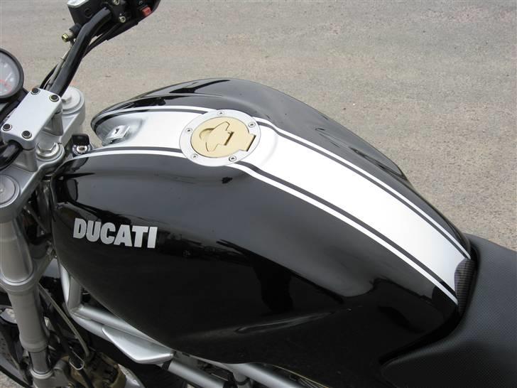Ducati Monster (solgt) - En hurtig stribe billede 4