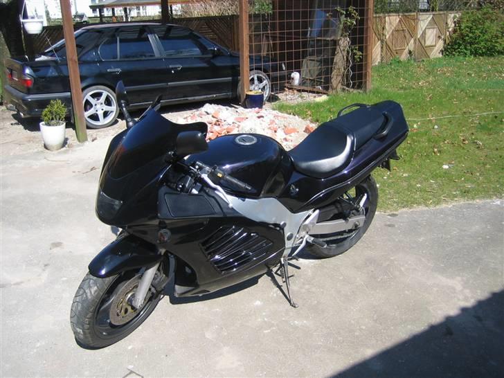 Suzuki RF600 R - Solgt billede 1