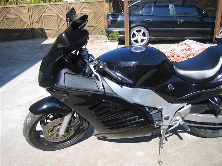 Suzuki RF600 R - Solgt billede 4
