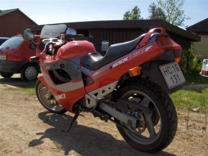 Suzuki gsx 750 f *solgt* billede 2