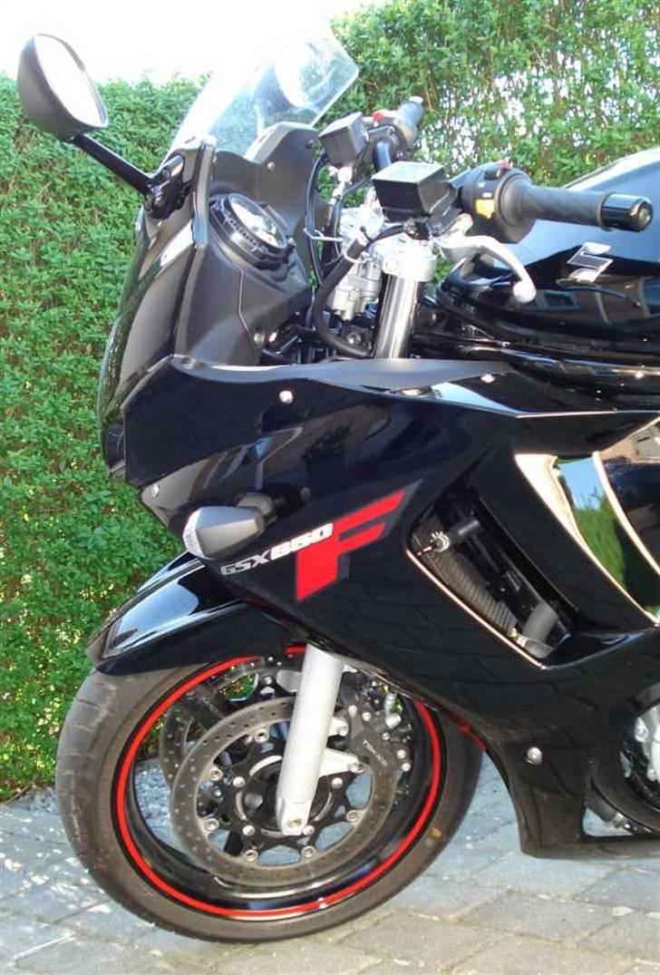 Suzuki GSX650F - Nye rim stripes det er sku ikke nemt at sætte på ! ! ! billede 10