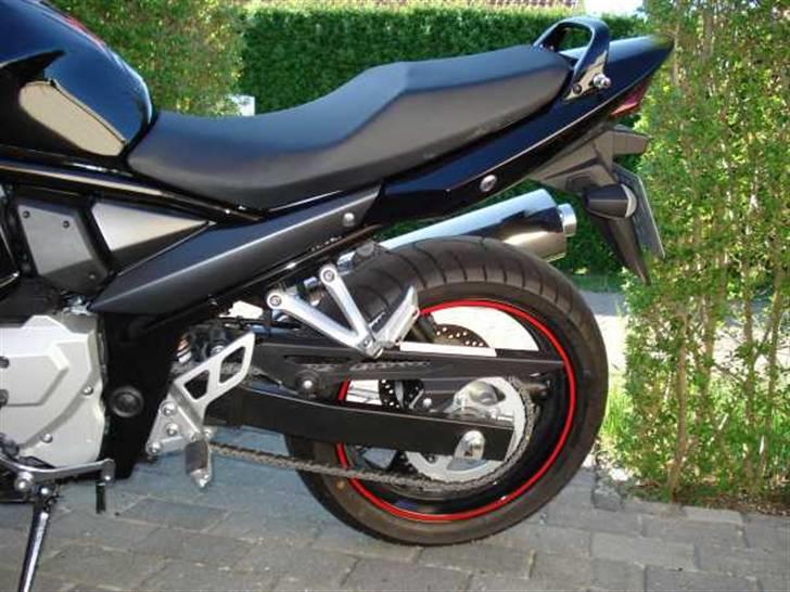 Suzuki GSX650F - Nye rim stripes det er sku ikke nemt at sætte på ! ! ! billede 11
