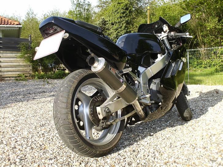 Suzuki gsxr 400 billede 1