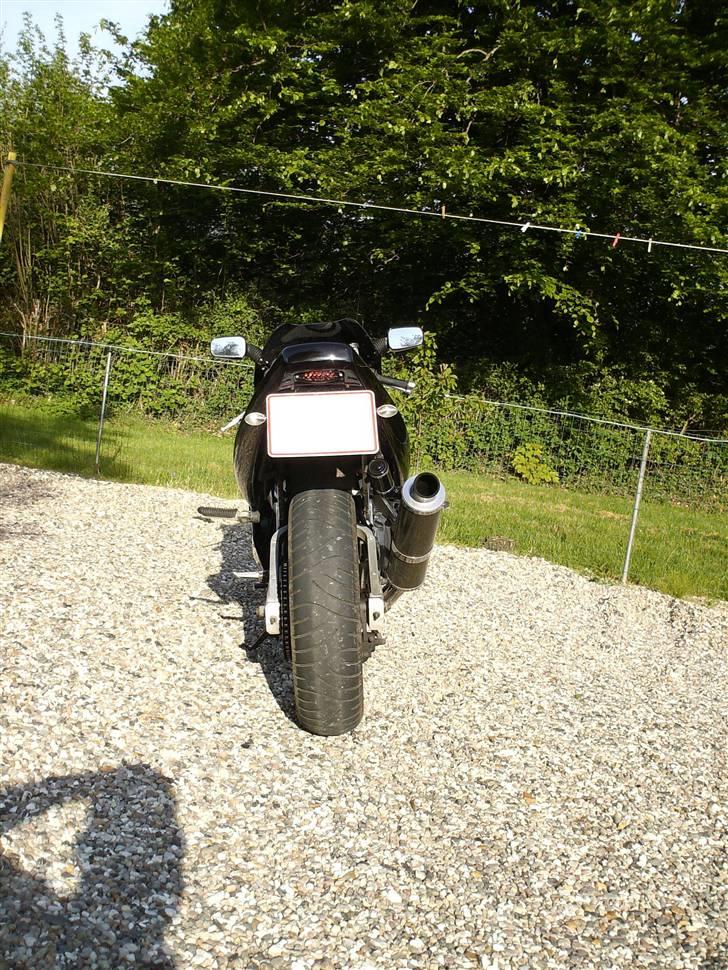 Suzuki gsxr 400 billede 4