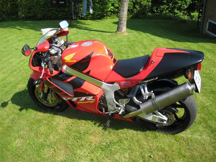 Honda VTR1000 SP-1 - Så er cyklen kommet ud i det grønne - på plader :-) billede 4