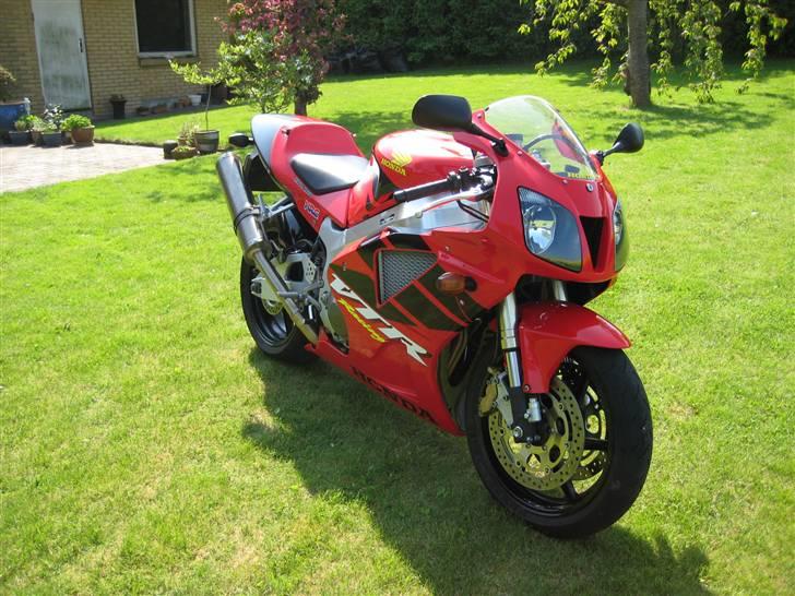 Honda VTR1000 SP-1 - Så er cyklen kommet ud i det grønne - på plader :-) billede 8