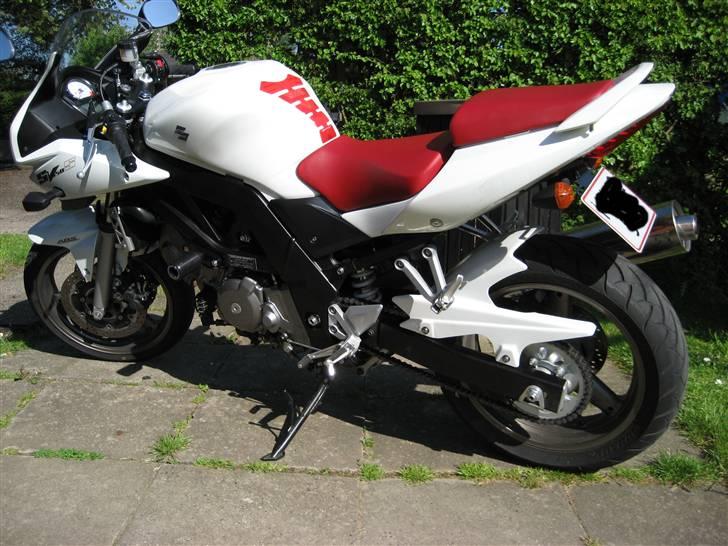 Suzuki sv650sak8 (solgt) billede 7