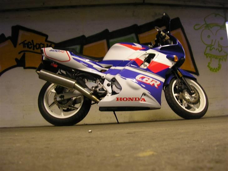 Honda CBR 600 F2 - Står godt i P kælderen billede 1