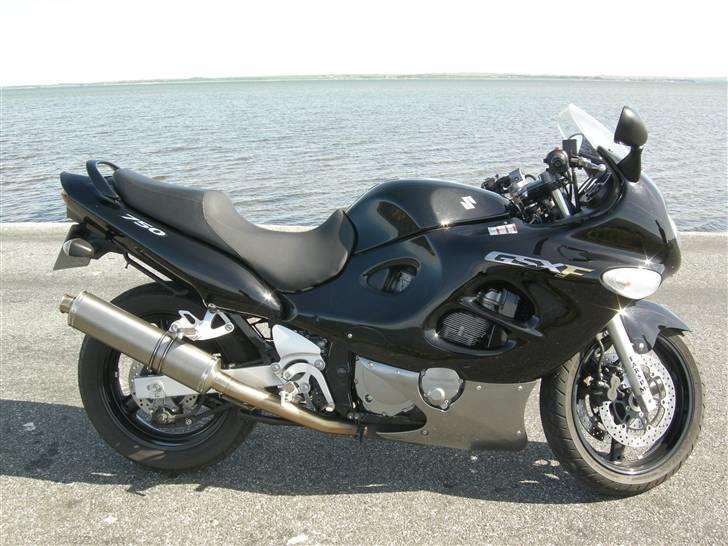 Suzuki GSX 750 F billede 1