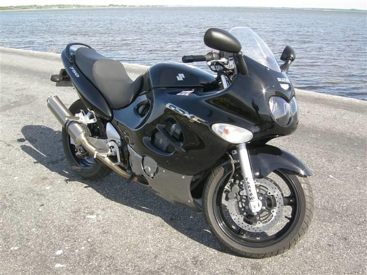 Suzuki GSX 750 F billede 2