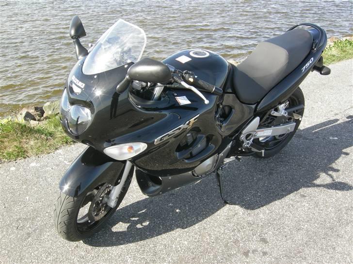 Suzuki GSX 750 F billede 4