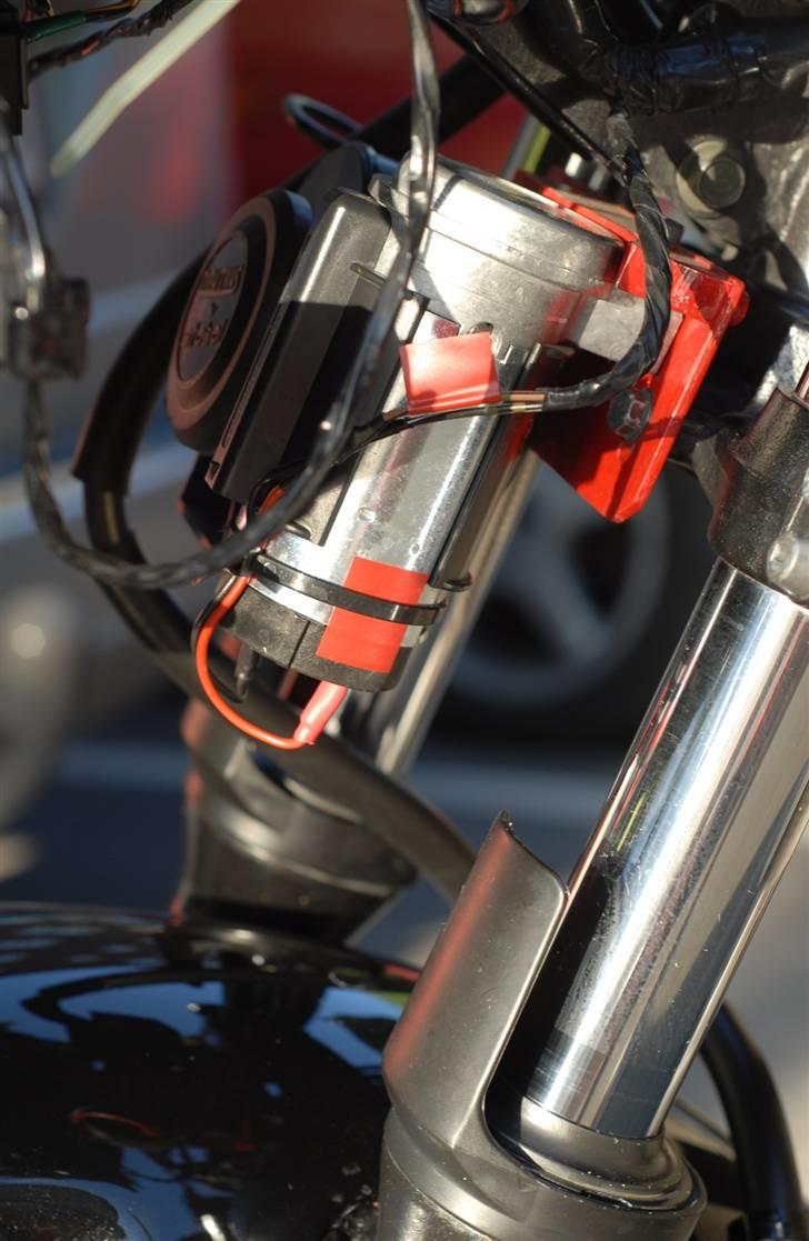 Kawasaki ER-6F - SOLGT - Horn med trut i billede 13