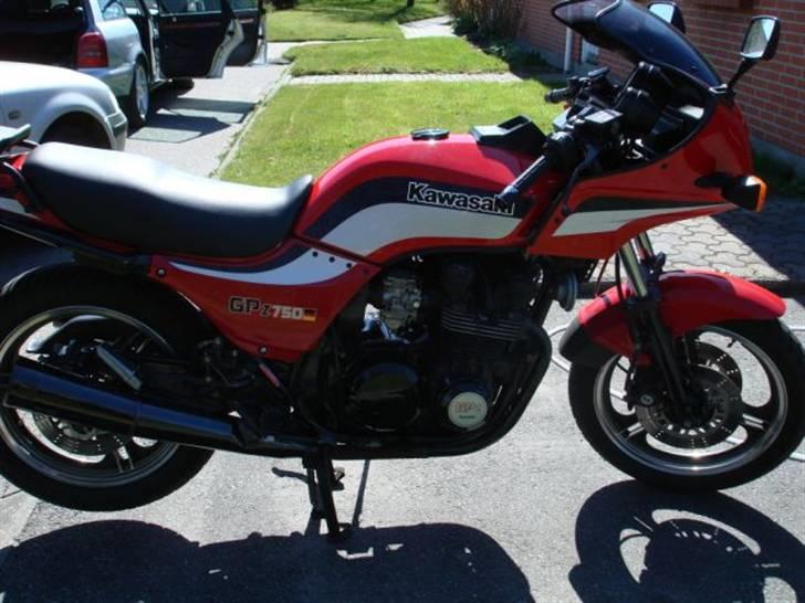 Kawasaki gpz 750 unitrak billede 3