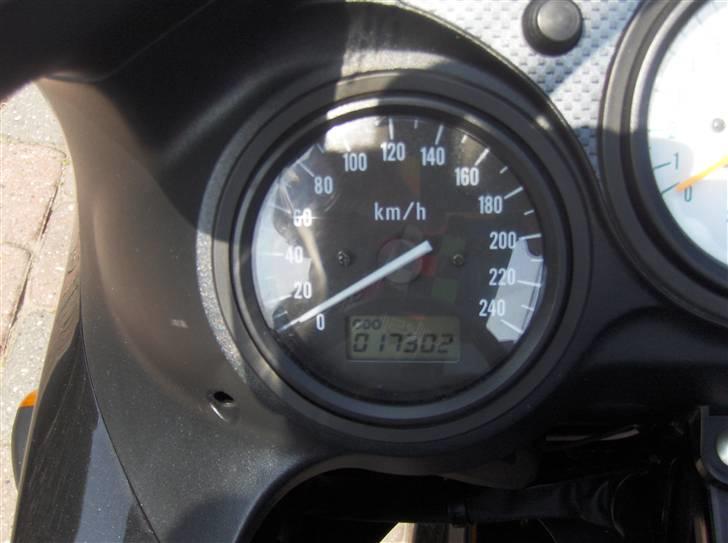 Suzuki SV650S *SOLGT* billede 3