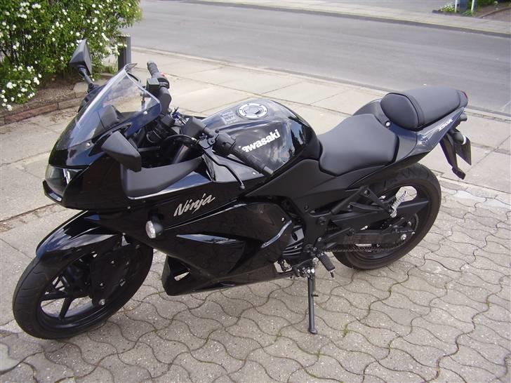Kawasaki Ninja 250R *SOLGT* billede 1