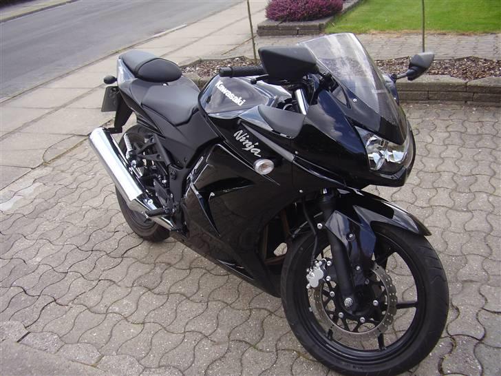 Kawasaki Ninja 250R *SOLGT* billede 2