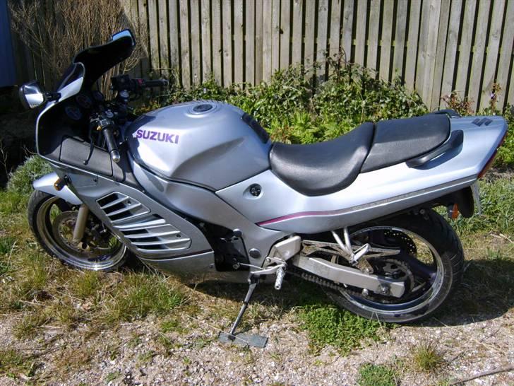 Suzuki RF 600 (solgt) billede 7