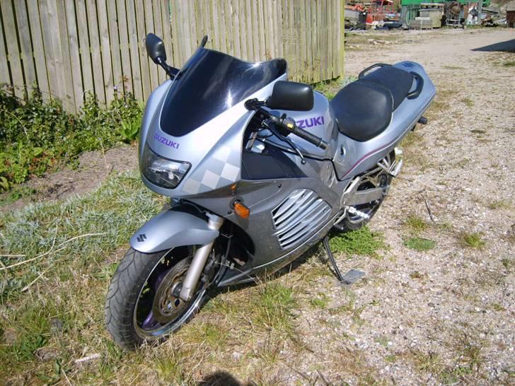 Suzuki RF 600 (solgt) billede 9