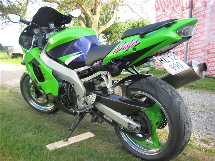 Kawasaki ZX9R billede 3