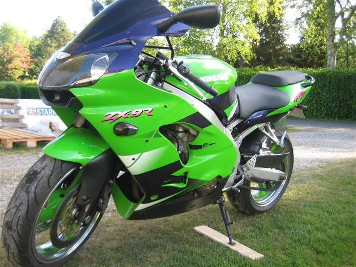 Kawasaki ZX9R billede 6