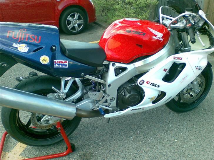 Honda CBR 900 RR SC 33 - Højre side billede 18