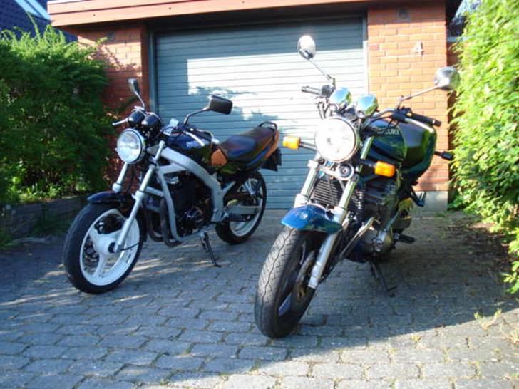 Suzuki GS 500E  *solgt* - GS éren ved siden af min nye Bandit N600  billede 15