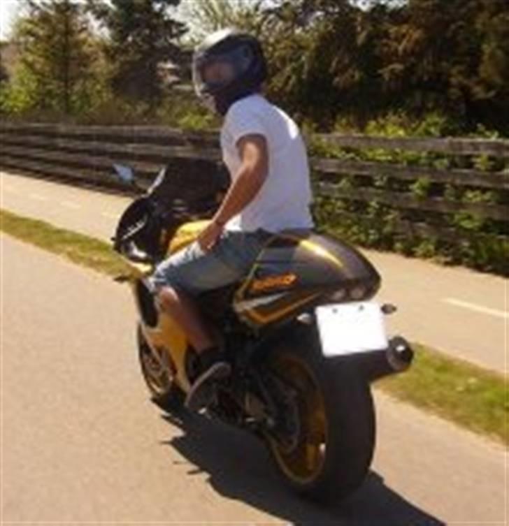 Suzuki GSX R 750 [SOLGT] billede 8