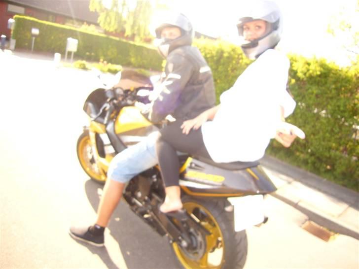 Suzuki GSX R 750 [SOLGT] billede 10