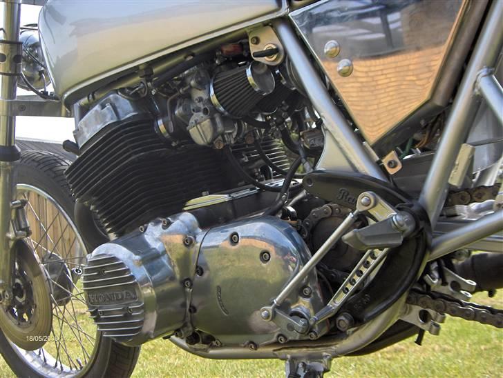 Honda cb 750 k7 billede 4