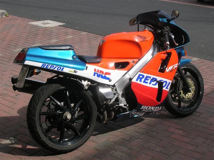 Honda VFR400R NC30 [SOLGT] billede 2