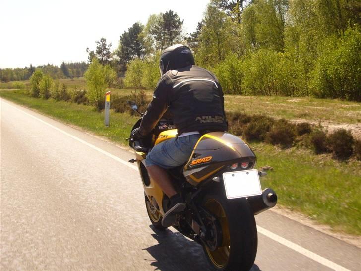 Suzuki GSX R 750 [SOLGT] billede 13