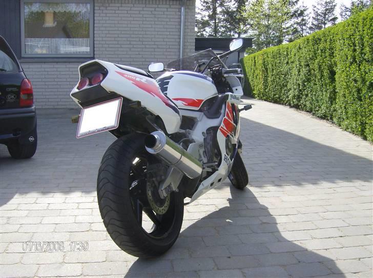 Honda CBR 400 RR FireBlade billede 3